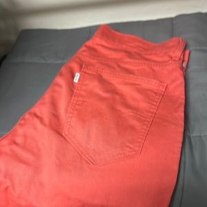 Levi’s jeans coral color. Perfect for summer